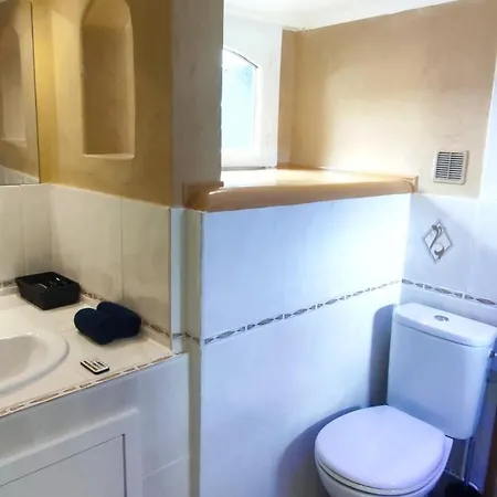 24m2 Cosy Classe, Lit Queen Size, Netflix, Wifi, 400m Centre, Parking, Boite A Cles, La Tarine Appartamento