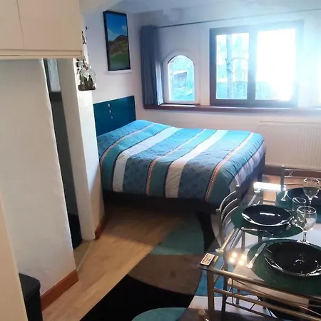 24m2 Cosy Classe, Lit Queen Size, Netflix, Wifi, 400m Centre, Parking, Boite A Cles, La Tarine