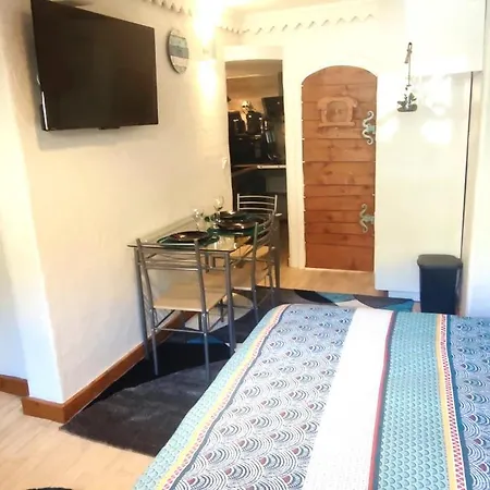 24m2 Cosy Classe, Lit Queen Size, Netflix, Wifi, 400m Centre, Parking, Boite A Cles, La Tarine Appartement Albertville